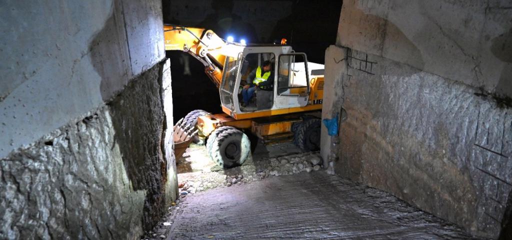 Αυτοψία Περιφέρειας Αττικής στον συλλεκτήριο αγωγό του Αιγάλεω Αυτοψία Περιφέρειας Αττικής στον συλλεκτήριο αγωγό του Αιγάλεω